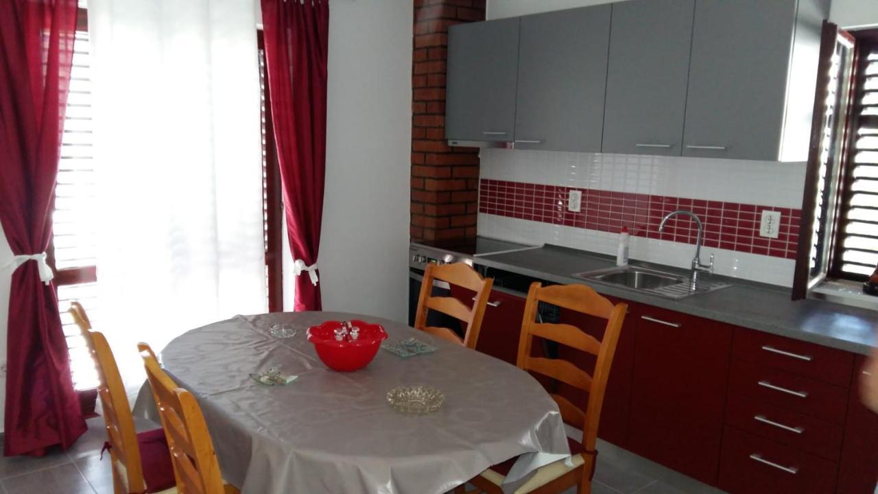 Apartmani Slavica Makarska Ngoại thất bức ảnh