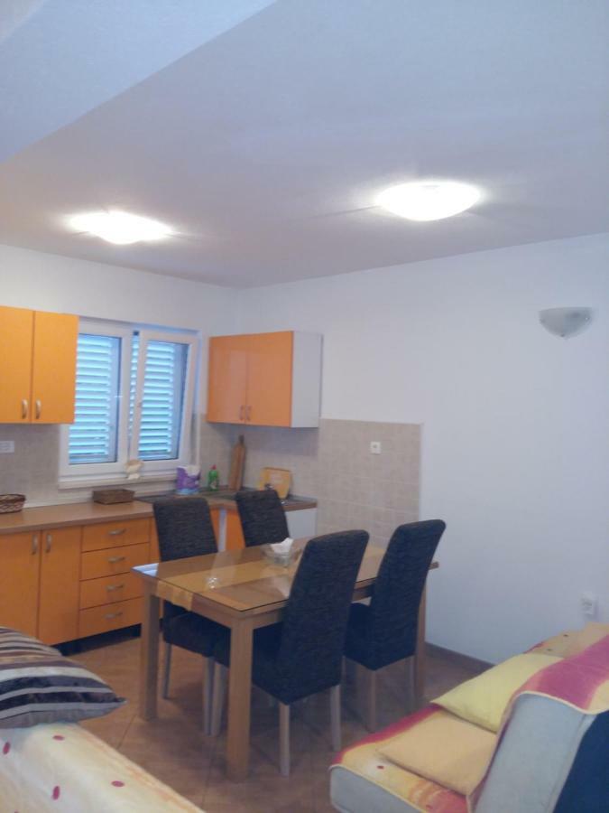 Apartmani Slavica Makarska Ngoại thất bức ảnh