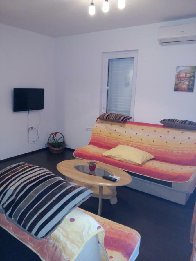 Apartmani Slavica Makarska Ngoại thất bức ảnh